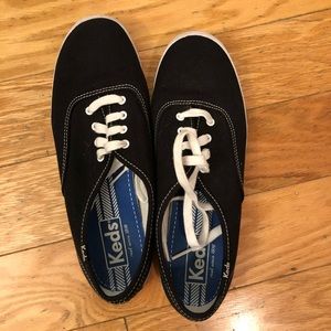 Black and white keds